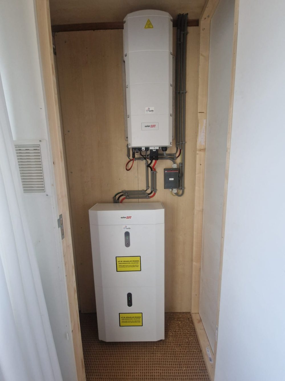 Thuisbatterij met SolarEdge-omvormer, geïnstalleerd door Navito